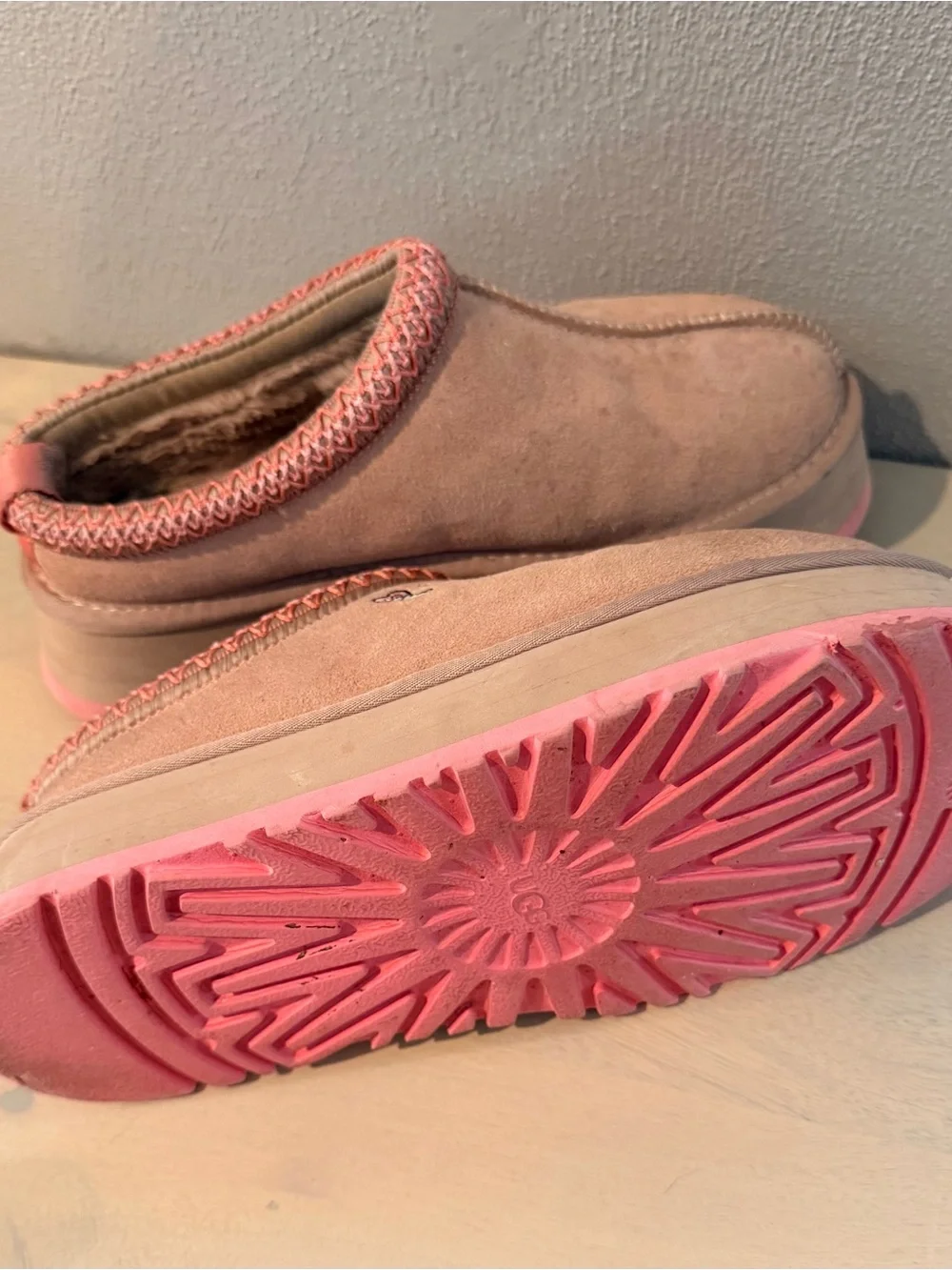 UGG Tazz Love Platform Slipper